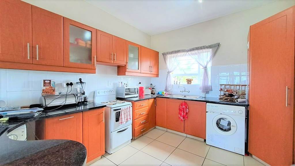 2 Bed Apartment in St Michaels on Sea photo number 1