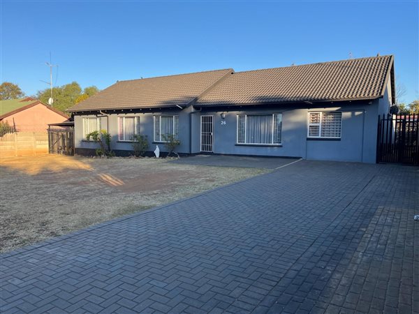 4 Bedroom House 4 Bedroom House