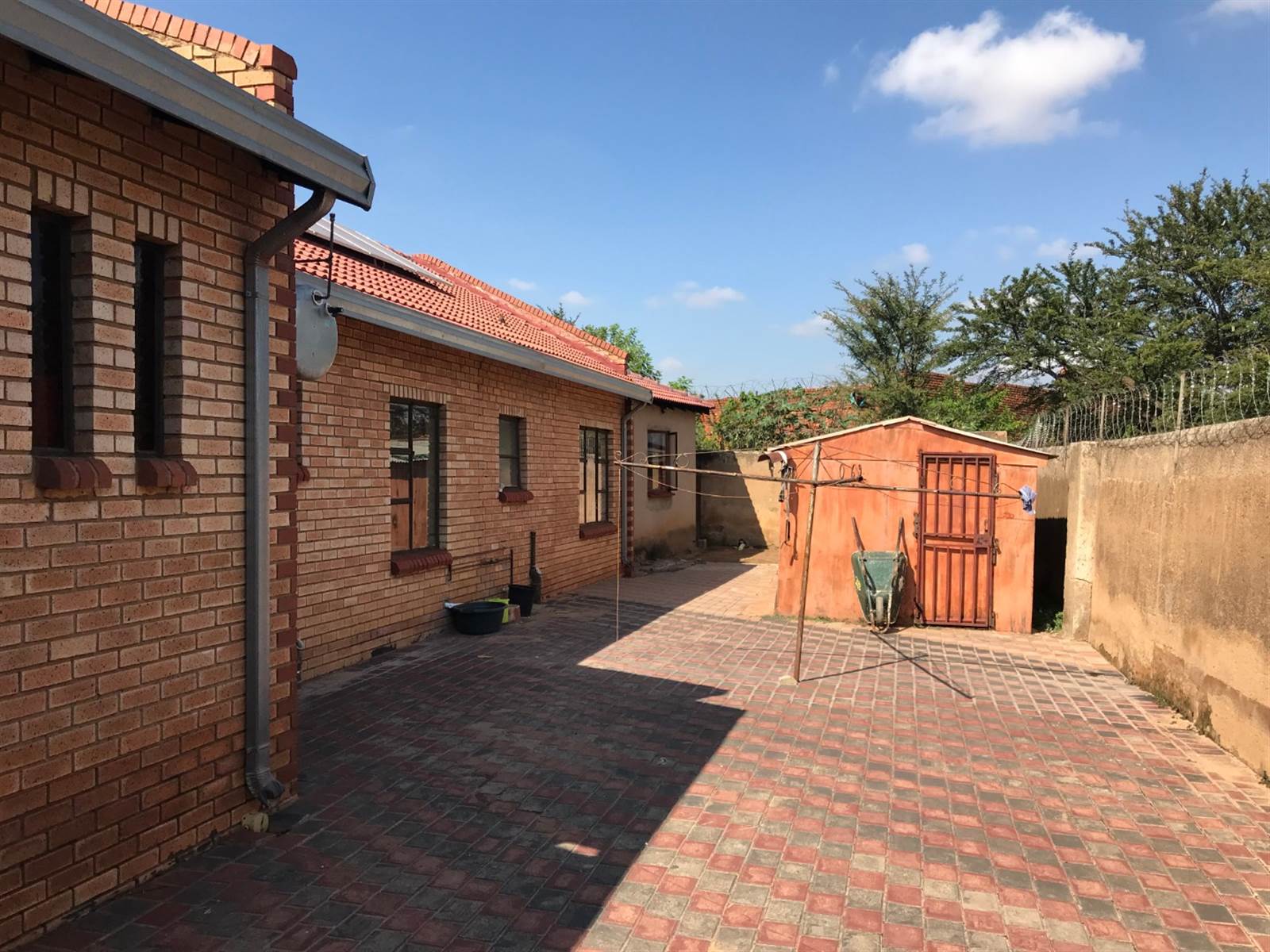 6 Bed House in Mabopane photo number 5