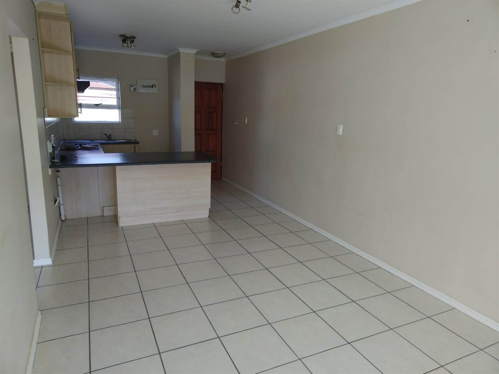2 Bed Townhouse in Walmer Heights photo number 5