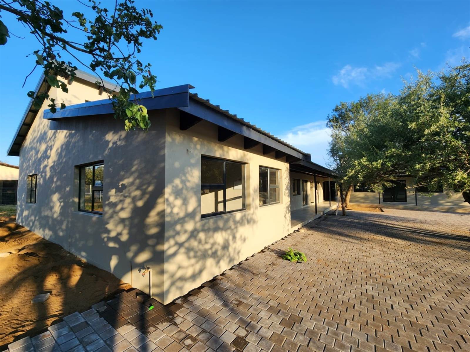 66  m² Commercial space in Hoedspruit photo number 3