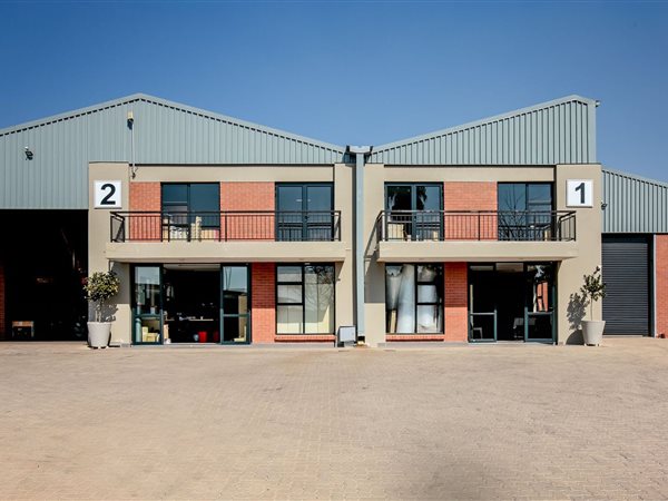 301  m² Industrial space