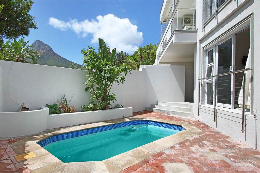 3 Bed Apartment in Camps Bay photo number 2
