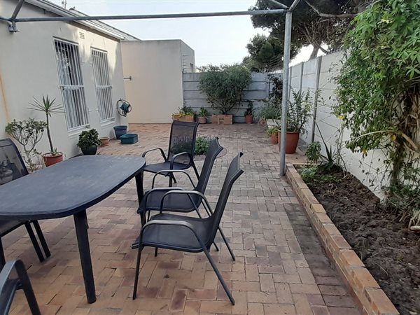 2 Bedroom House 2 Bedroom House