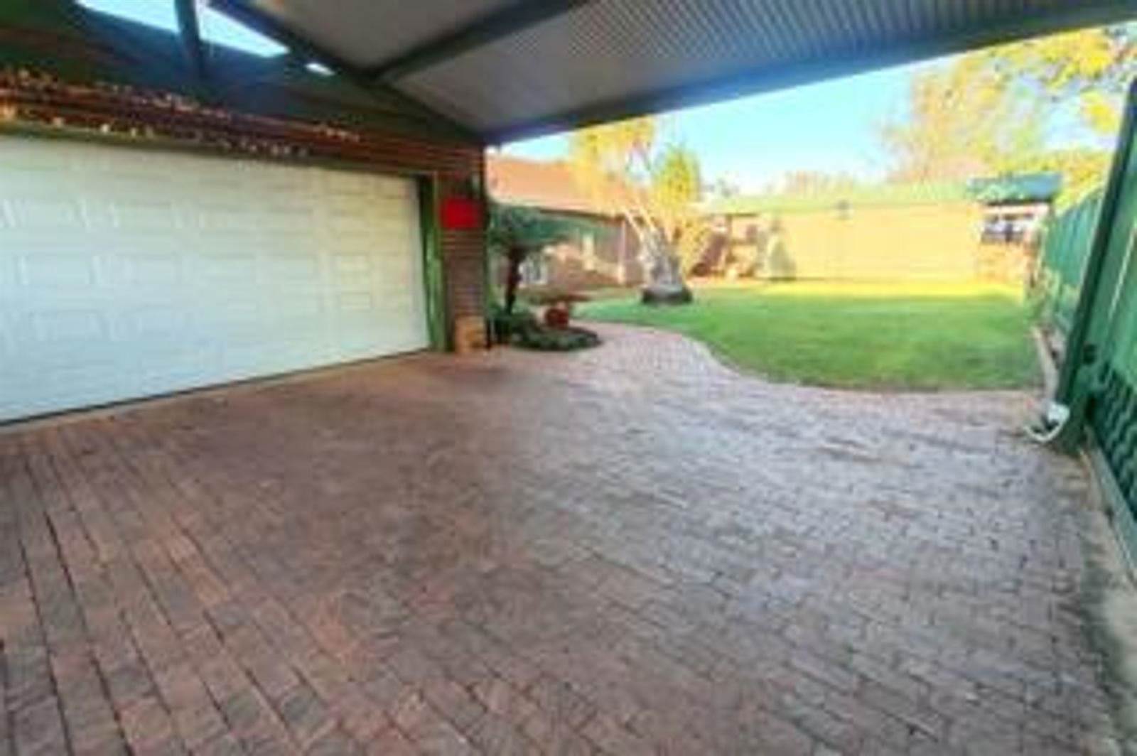 3 Bed House in Sinoville photo number 6