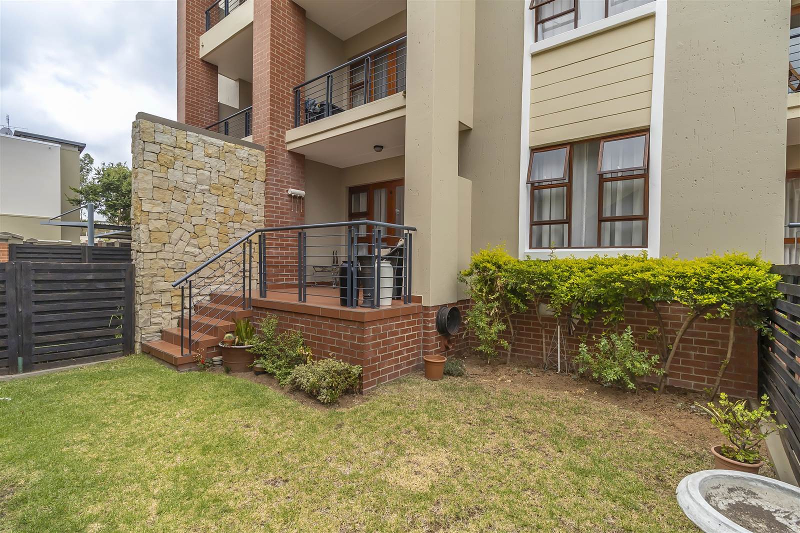 1 Bed Apartment in Douglasdale photo number 17