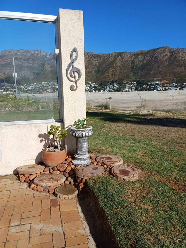 3 Bed House in Gordons Bay Central photo number 24