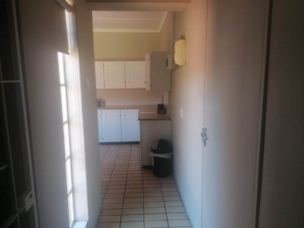4 Bed House in Middelburg Central photo number 11