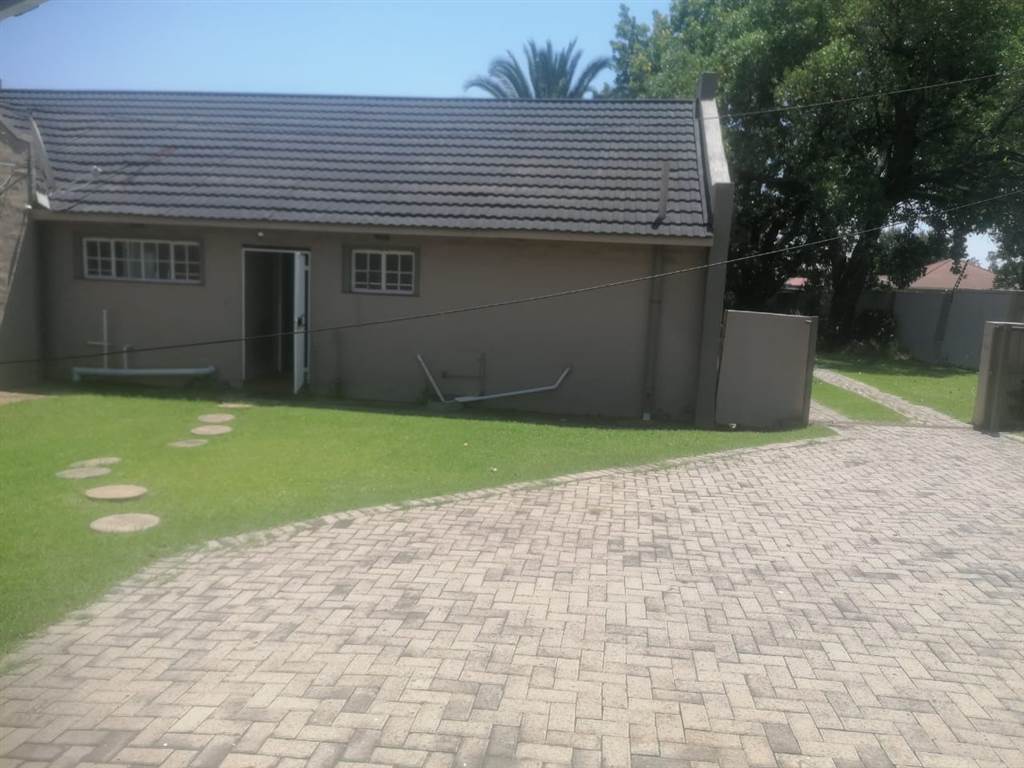 4 Bed House in Middelburg Central photo number 27