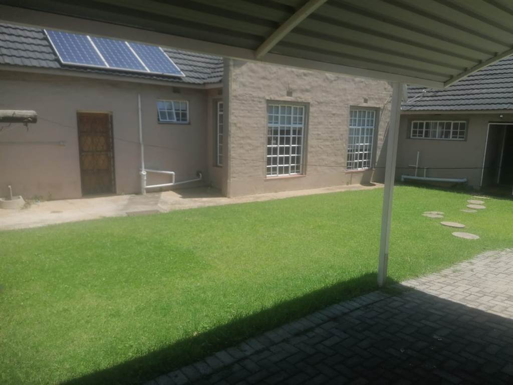 4 Bed House in Middelburg Central photo number 26