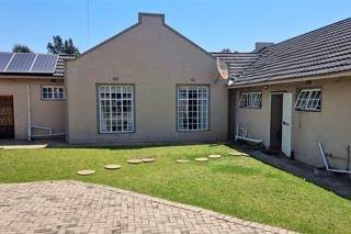 4 Bed House in Middelburg Central photo number 2
