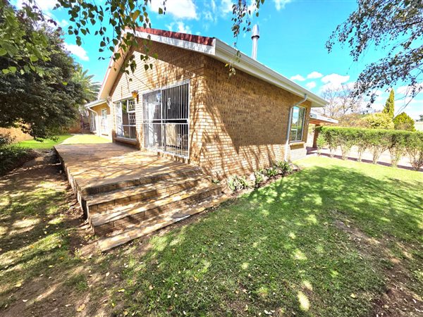 4 Bedroom House 4 Bedroom House