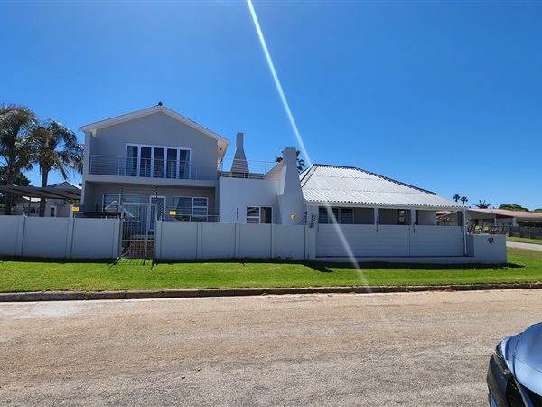 7 Bed House in Jeffreys Bay