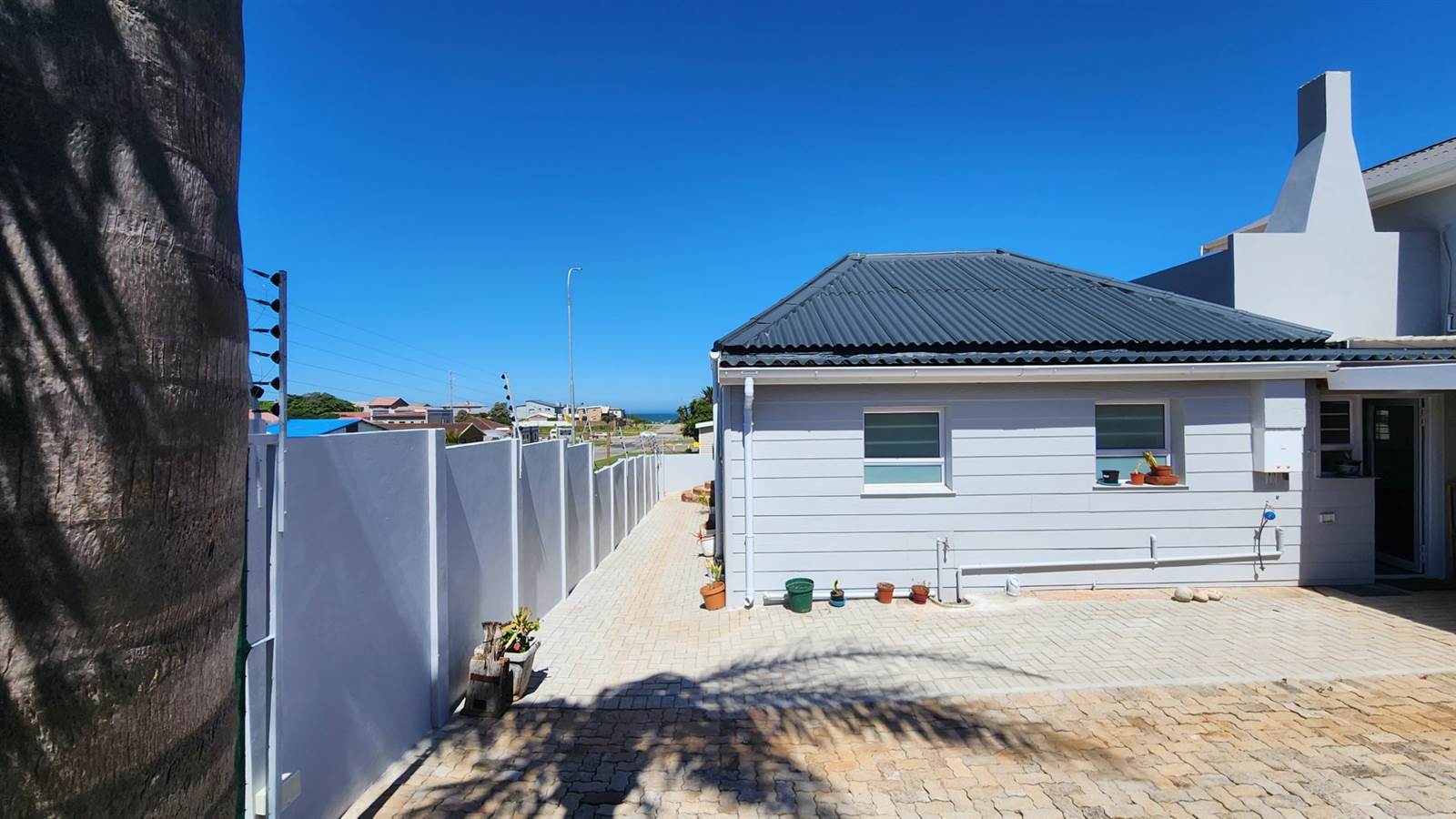 7 Bed House in Jeffreys Bay photo number 6