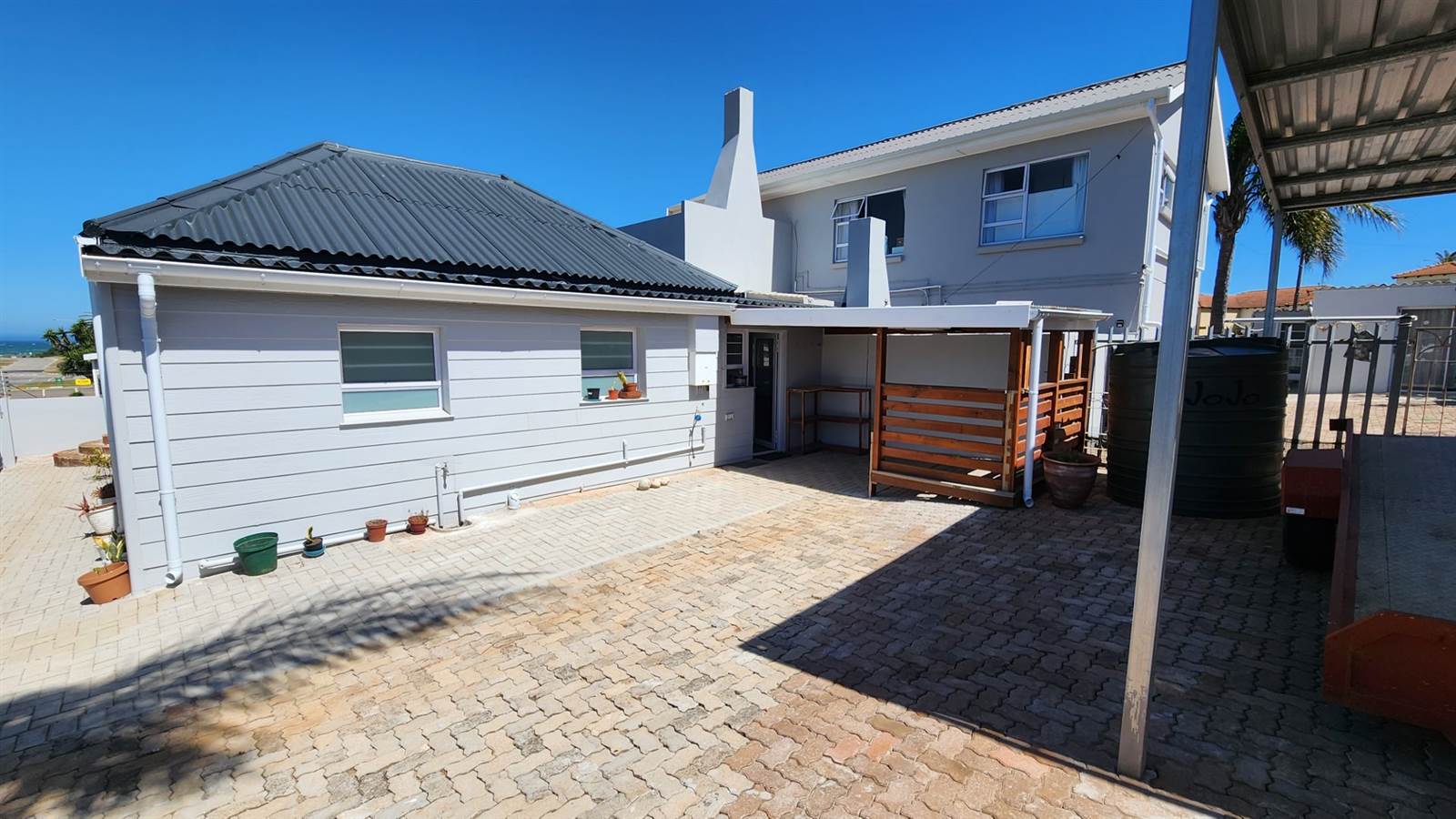 7 Bed House in Jeffreys Bay photo number 4