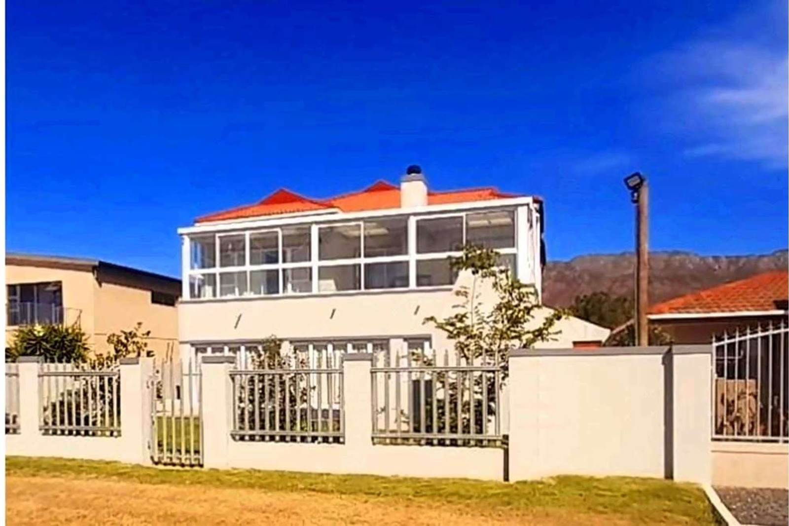 5 Bed House in Fairview Golf Estate photo number 1