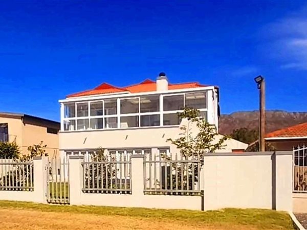 5 Bed House in Fairview Golf Estate