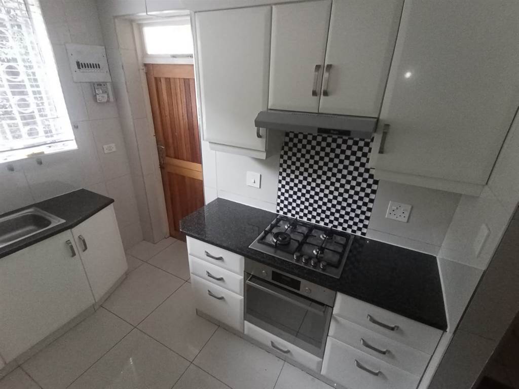2 Bed Townhouse in Musgrave photo number 9