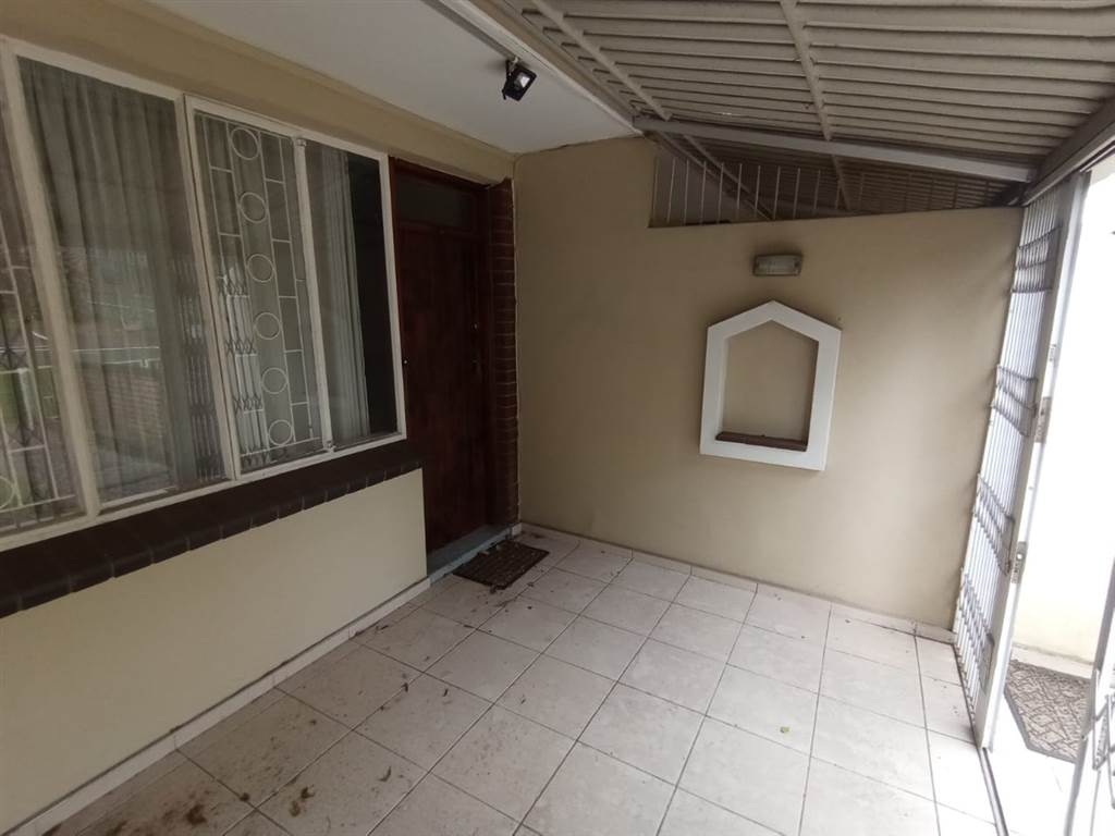 2 Bed Townhouse in Musgrave photo number 23