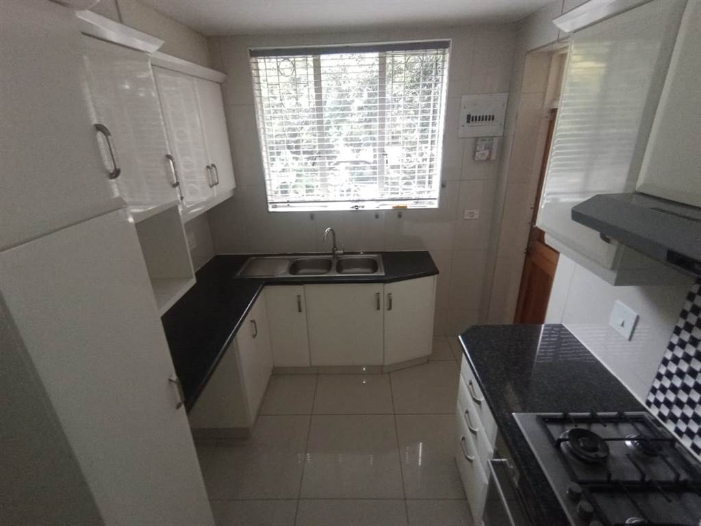 2 Bed Townhouse in Musgrave photo number 11