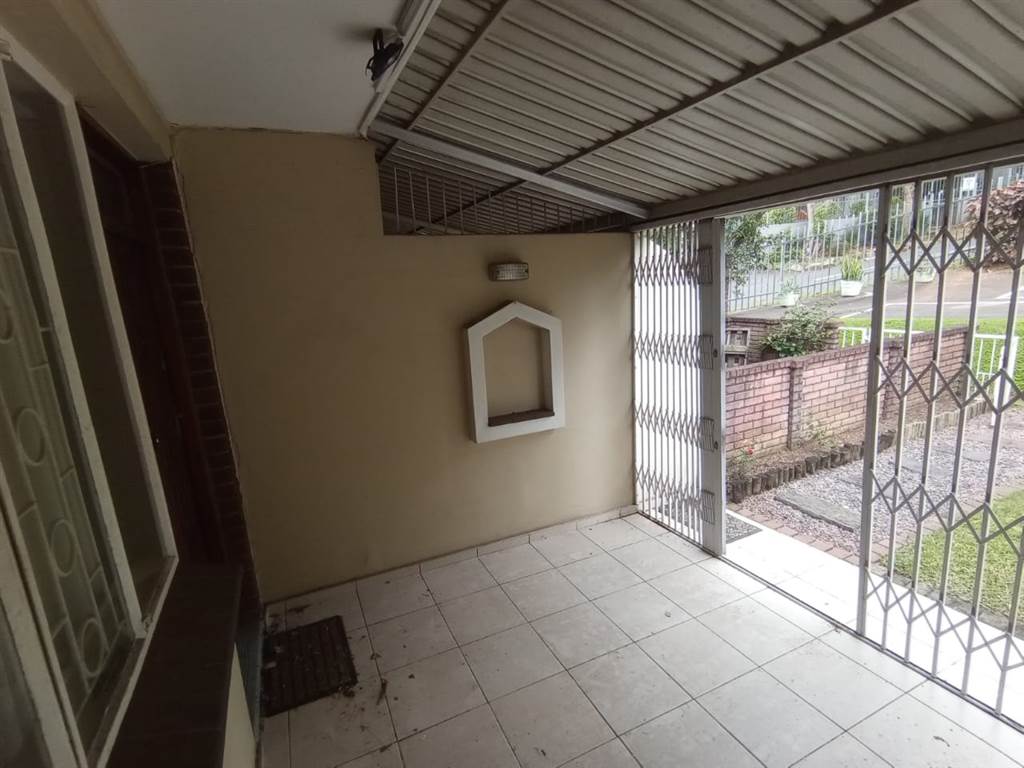 2 Bed Townhouse in Musgrave photo number 22
