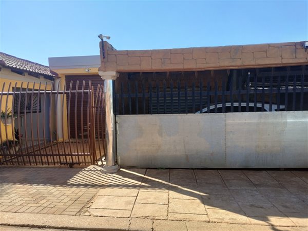 1 Bed House in Rietvallei AH