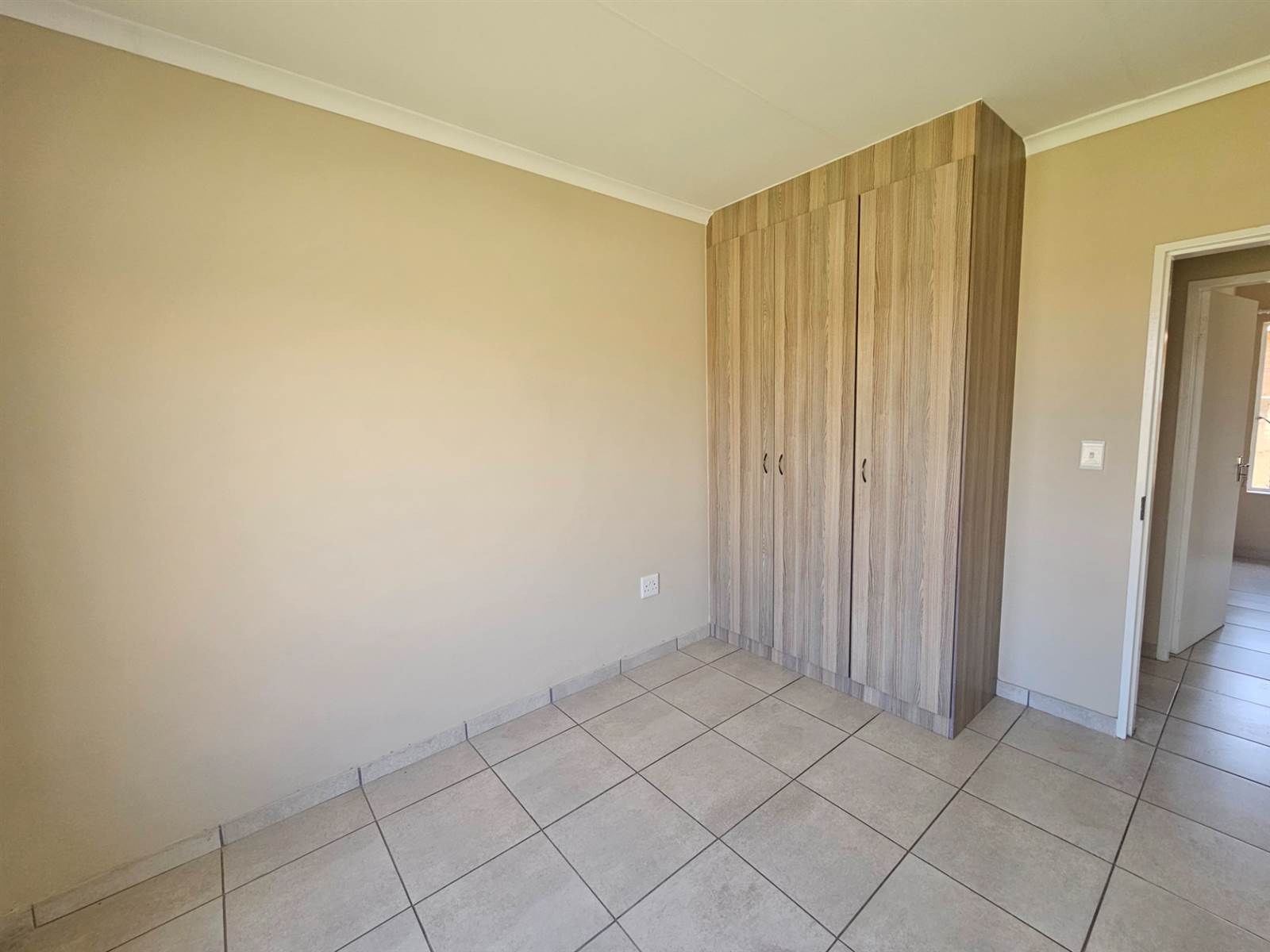 3 Bed House in Waterkloof East photo number 14