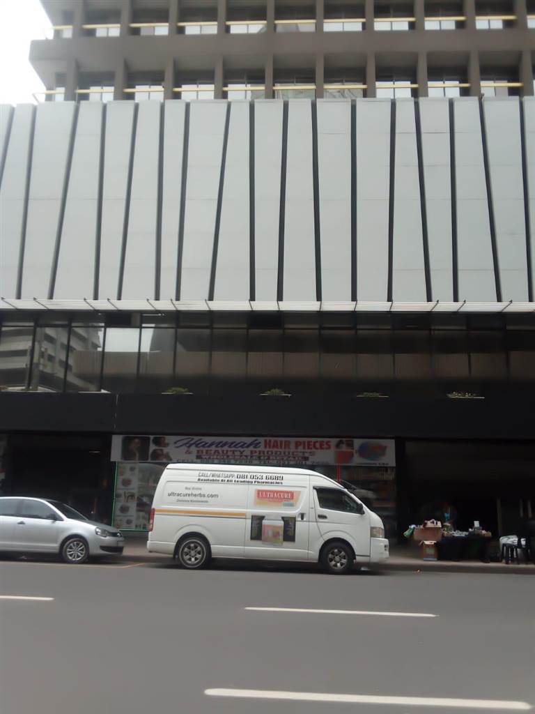 192  m² Retail Space in Durban CBD photo number 2