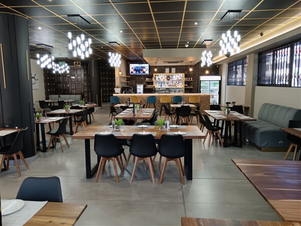 355 m² Retail Space 355 m² Retail Space