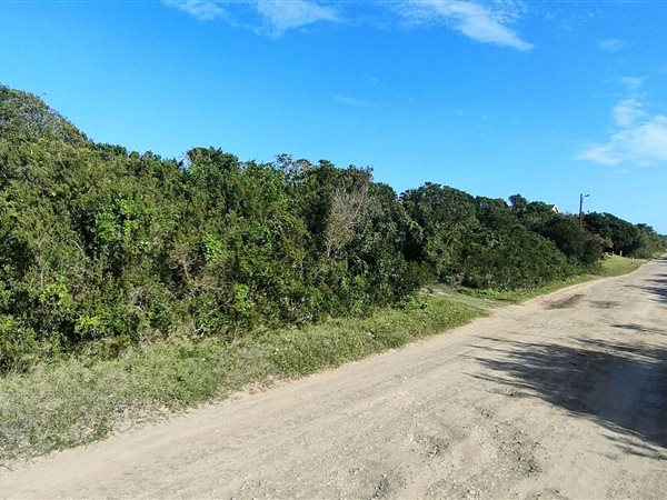 879 m² Land available in Cannon Rocks