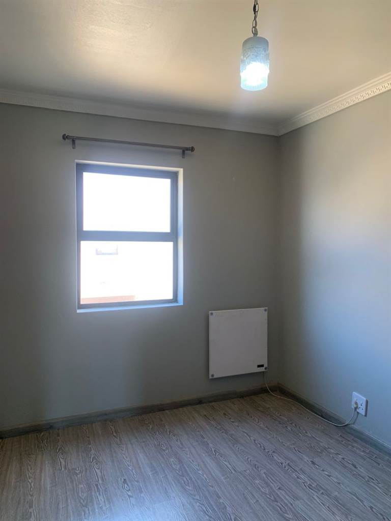 3 Bed Townhouse in Muizenberg photo number 10