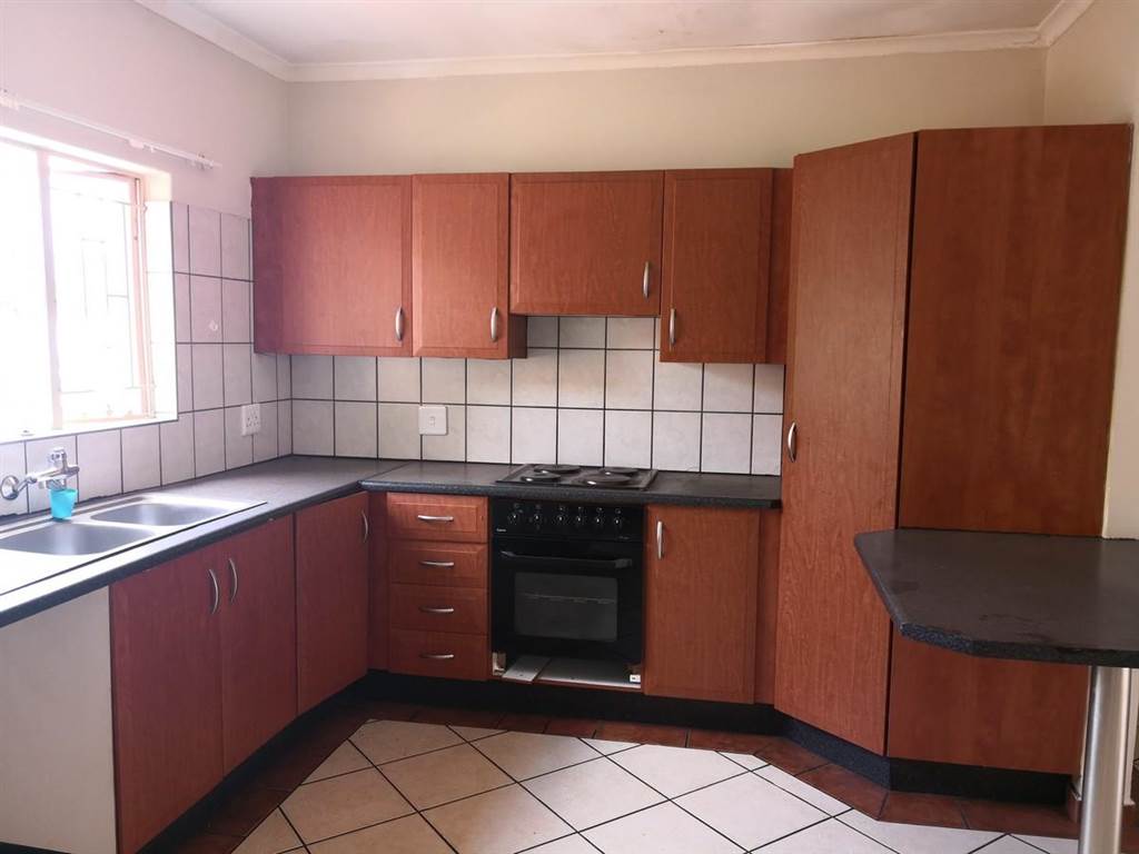 3 Bed Flat in Bo Dorp photo number 4