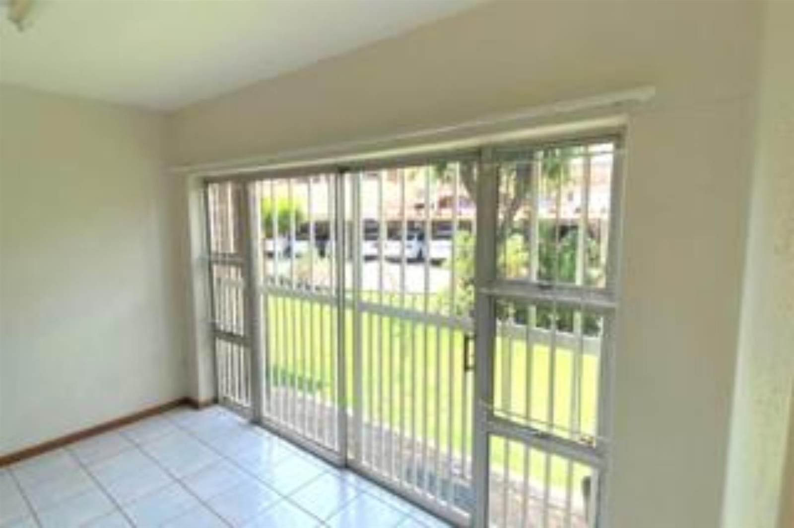 2 Bed Apartment in Brackendowns photo number 12