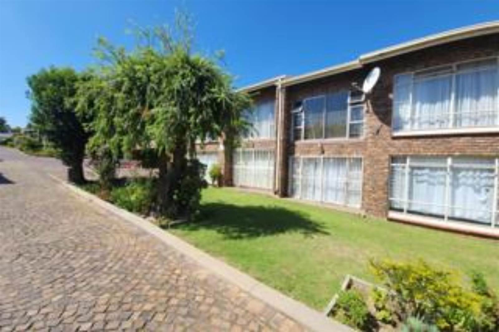 2 Bed Apartment in Brackendowns photo number 4