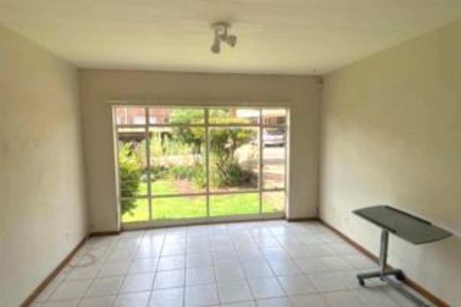2 Bed Apartment in Brackendowns photo number 8