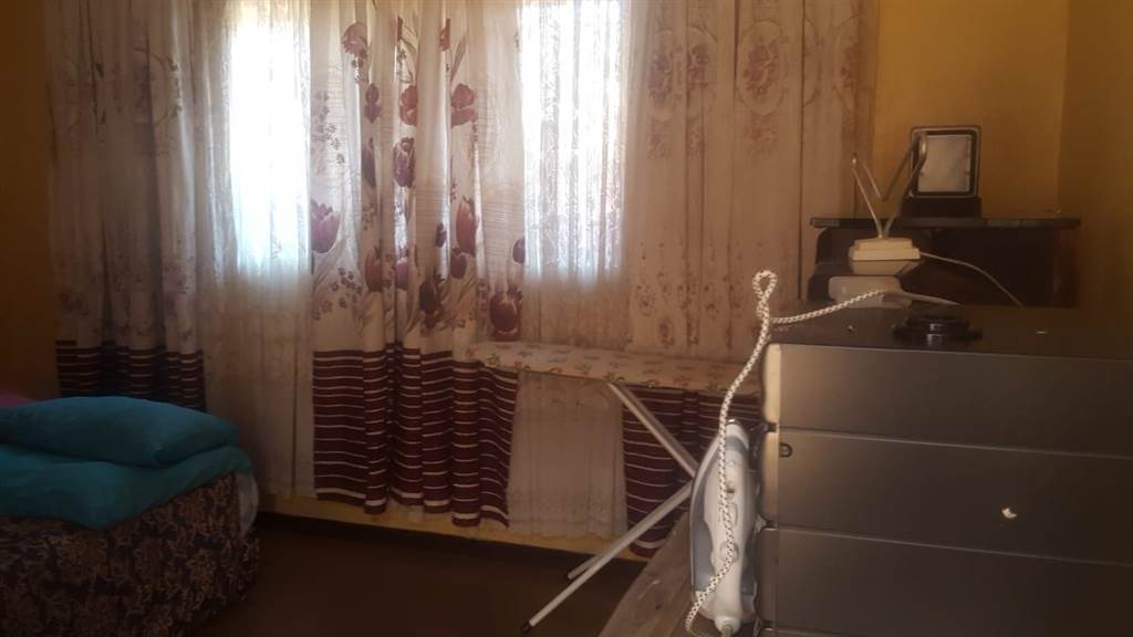 3 Bed House in Mamelodi East photo number 15