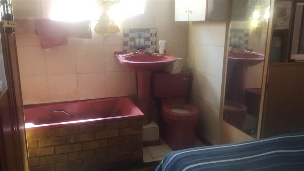 3 Bed House in Mamelodi East photo number 9