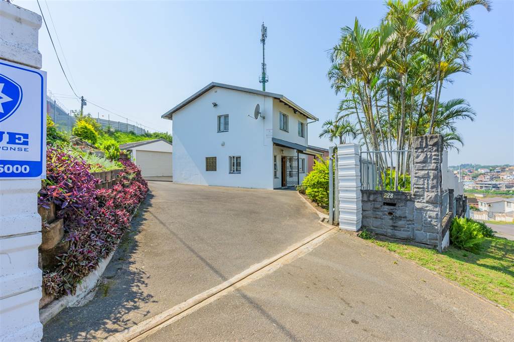 3 Bedroom House 3 Bedroom House