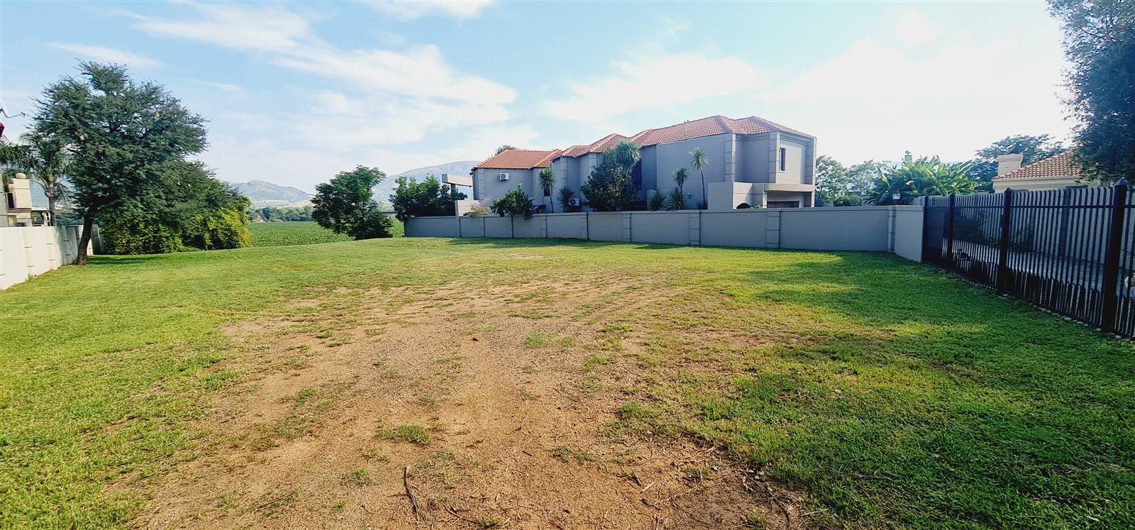 1081 m² Land available in Westlake Estate photo number 5