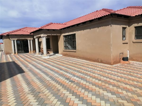 1 Bedroom House 1 Bedroom House
