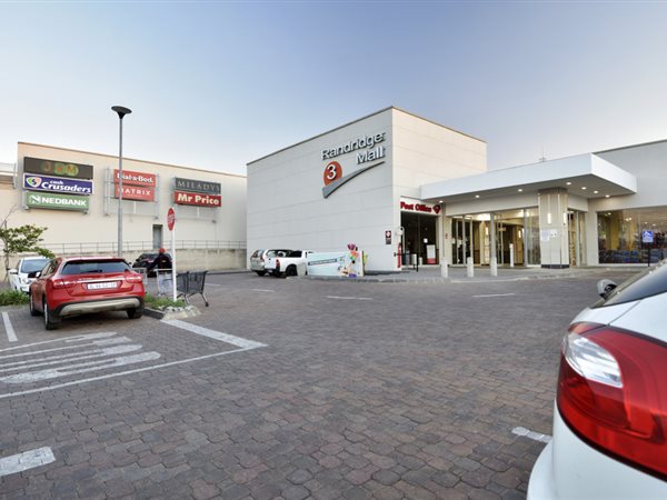 68  m² Retail Space