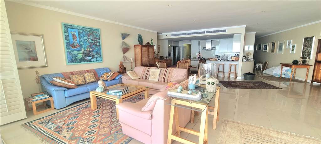 3 Bed Apartment in Mouille Point photo number 6