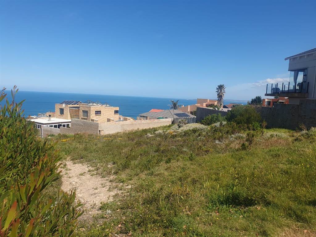 1052 m² Land available in Dana Bay photo number 2