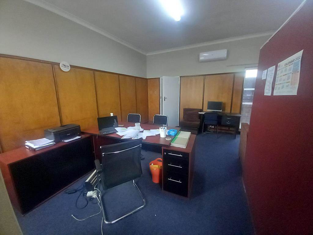 1272  m² Commercial space in Bloemfontein photo number 3