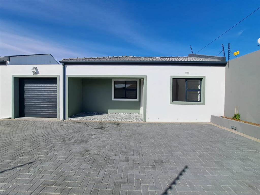 2 Bed House in Grassy Park photo number 5