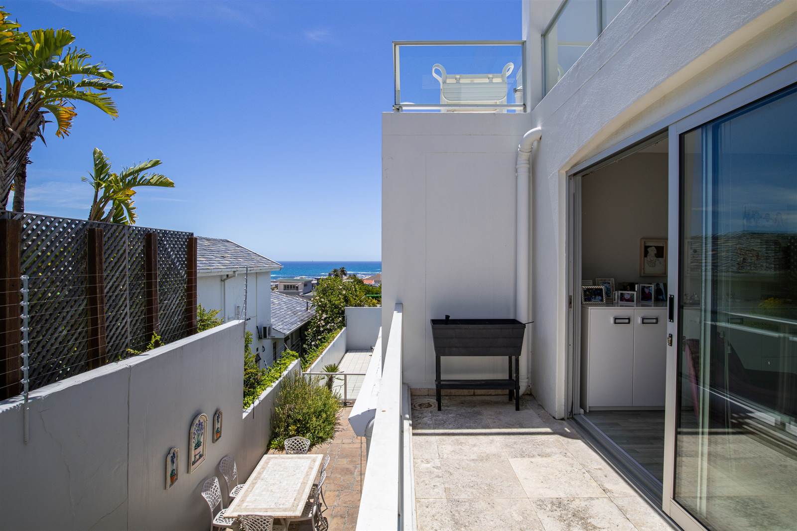 2 Bed Townhouse in Camps Bay photo number 11