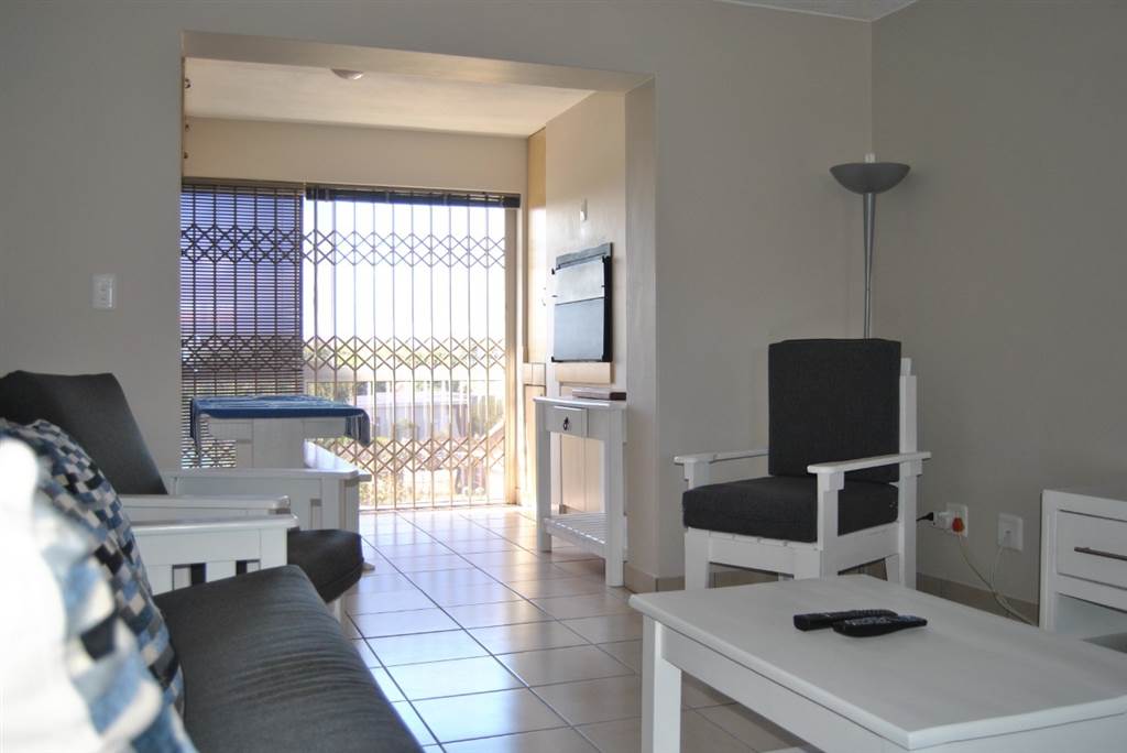 3 Bed Apartment in Hartenbos photo number 2