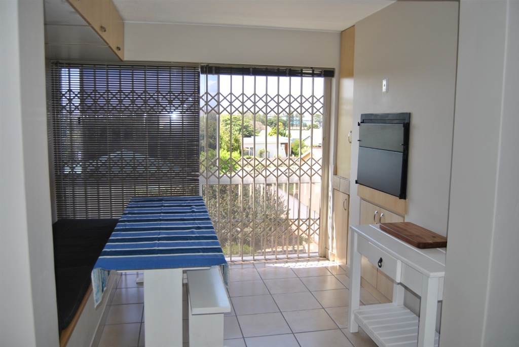 3 Bed Apartment in Hartenbos photo number 3