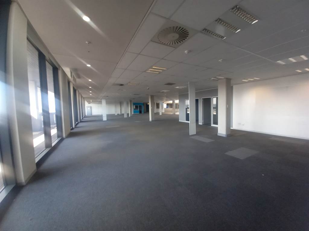 2093.9  m² Office Space in Centurion CBD photo number 11