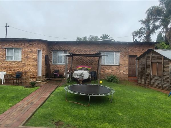 4 Bedroom House 4 Bedroom House